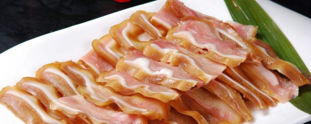 卤猪耳朵的简单做法及配料(卤猪耳朵怎样做)