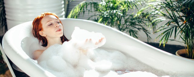 感冒不能洗澡吗(感冒能洗澡吗)