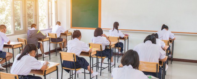 刮目相看怎么造句(佩服刮目相看造句)