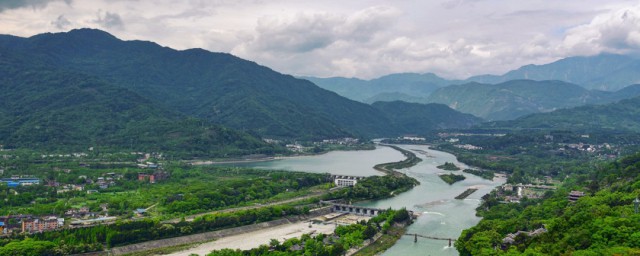 成都都江堰的介绍(成都都江堰在哪儿)