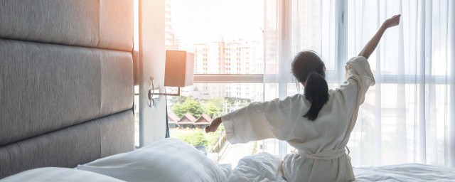 美女如何发早安问候语呢(问候美女早安的句子)