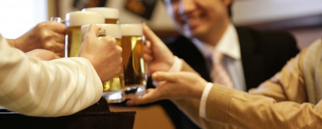 喝酒之后洗澡可以吗(喝酒之后可以洗澡不)