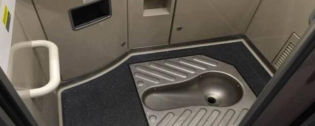 火车上有没有厕所(火车上有上厕所的地方吗)