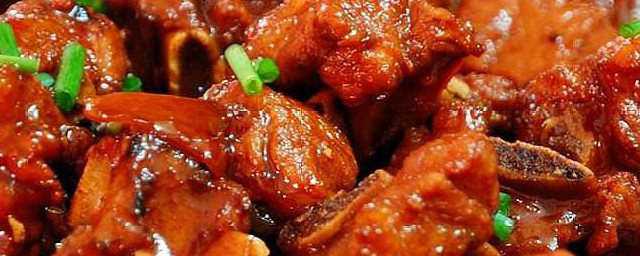 鸡肉和猪排骨如何炖才好吃(猪排骨炖鸡肉的做法)