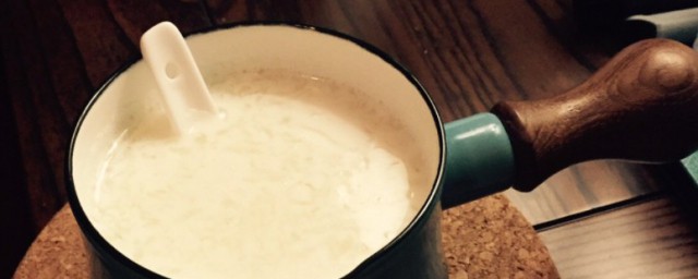 奶锅有何作用(奶锅除了煮奶还有什么妙用)