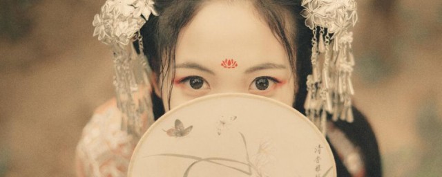 美人迟暮简单释义(美人迟暮指的是什么)