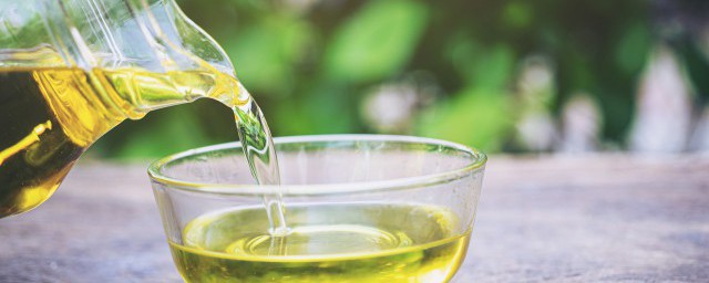 可以携带食用油过地铁安检吗?(乘坐地铁能否带菜油过安检)