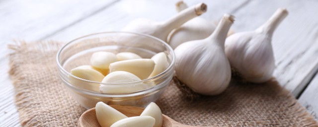 蒜吃多了的副作用(蒜吃多了有坏处吗)