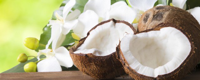 椰子汁发黄是不是坏了(椰子汁水发黄)