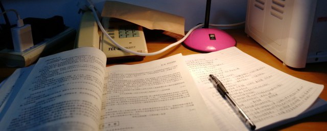 桃李年华的解释(不妨桃李用年华)