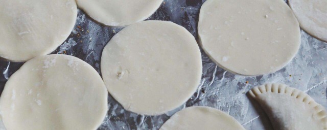 低筋面粉可不可以包饺子(低筋面粉能包饺子嘛)