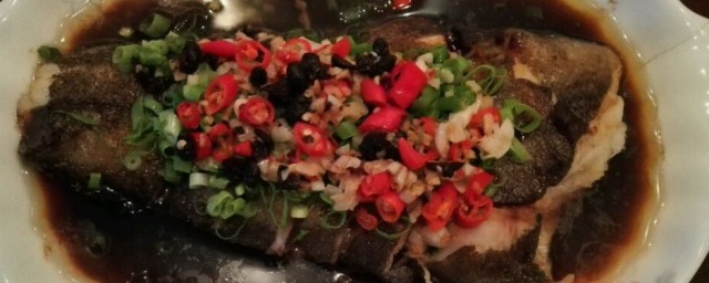 鲽鱼头做法是什么(鳇鱼头的做法)