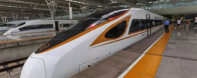 高铁可以带液体上去吗(能不能带液体上高铁)