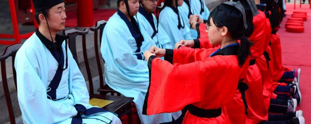 古代的学生见到老师要如何行礼(古代学生见老师的礼仪)