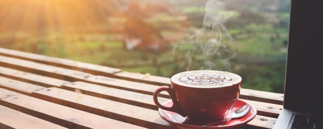 拿铁热量多少(瑞幸陨石拿铁热量多少)