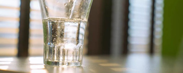 苏打水是否能烧开喝(苏打水能烧开了再喝吗)