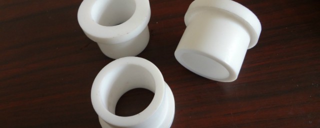 塑料是绝缘体吗(玻璃和塑料是绝缘体吗)