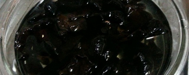 木耳能不能用热水泡(木耳可以直接用热水泡吗)