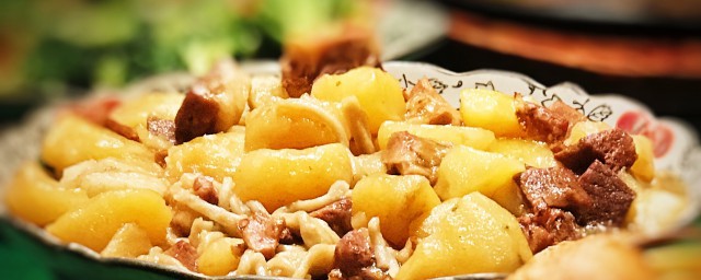 怎么做糖醋土豆块(糖醋土豆怎么做好吃窍门)