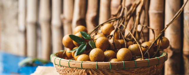 龙眼晒干了是桂圆吗(龙眼晒干了是不是就是桂圆)