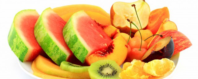 西瓜果盘制作简单制作方法(西瓜水果盘的做法 简单窍门)