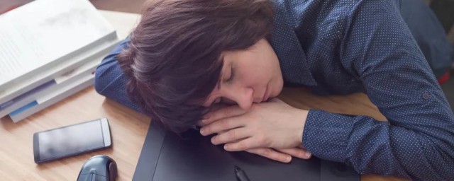 一句话的简单午休说说有哪些(关于午休的说说)