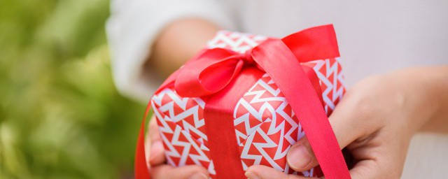 七夕适合送男朋友的礼物推荐(七夕送男友什么礼物合适)