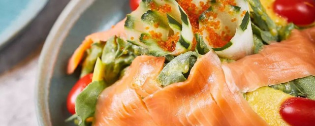 百香果凉拌三文鱼怎样做(百度三文鱼的做法大全)