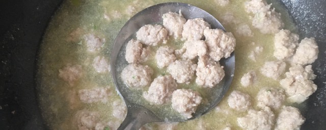 肉丸子汤的家常做法介绍(肉丸子汤怎样做)