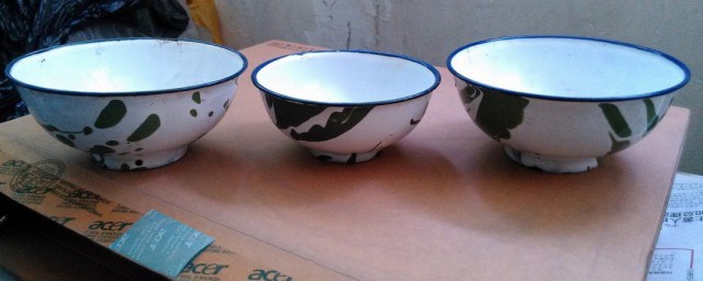 搪瓷碗能不能放微波炉(搪瓷碗为什么不能放微波炉)