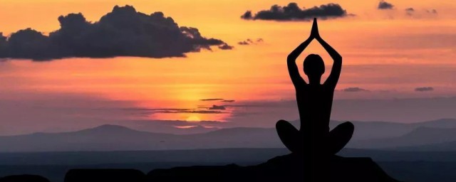 禅定打坐怎么做(禅定打坐入定秘诀)