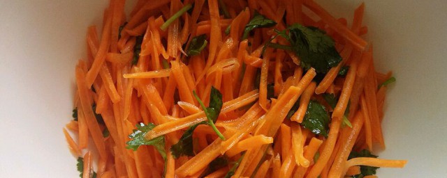 凉拌胡萝卜丝如何做(凉拌萝卜丝胡萝卜丝的做法)