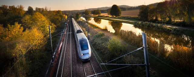 高铁上能否充电(高铁上面能不能充电)