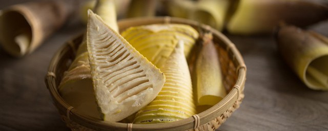 怎么做笋烧五花与排骨(红烧排骨怎么做)