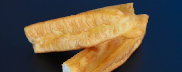 简易家庭油条的做法是什么(油条的简单做法 自己在家里做)