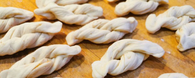 盐卷子制作方法(油盐卷子怎么做)