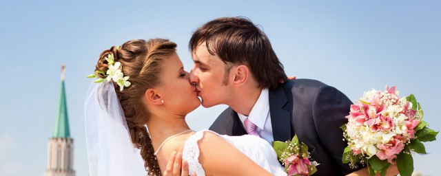 法式湿吻的意思是什么(什么是法式湿吻的感觉)