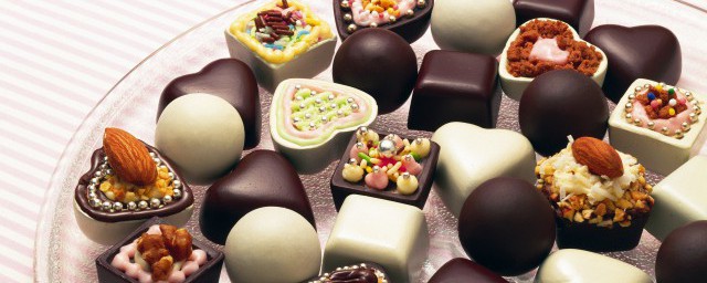 巧克力能不能放冰箱(巧克力能不能放冰箱储存)