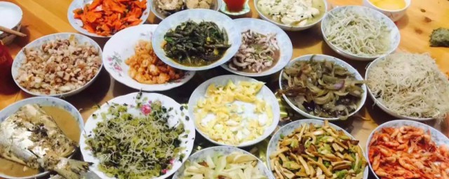 七月半吃什么食物(七月半吃什么传统食物)