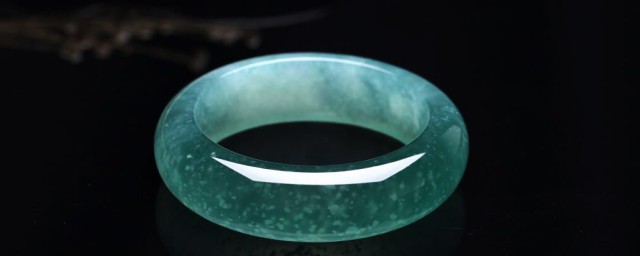 种水翡翠介绍(种水俱佳的翡翠)