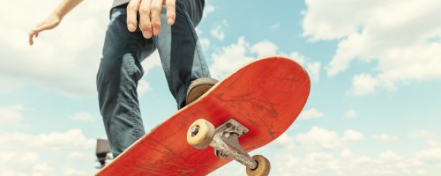 滑板比赛规则是什么(滑板车比赛规则)