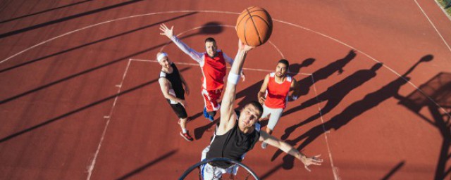 篮球比赛一场四节一节多长时间(一场篮球比赛几节)