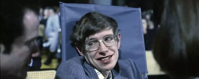 霍金生平介绍(霍金生平介绍100字英文)