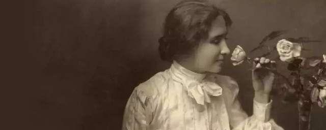 海伦凯勒生平简单介绍(海伦凯勒的介绍及身世)