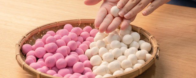 什么时候汤圆下锅好(煮汤圆什么时候下汤圆)