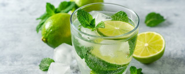 怎么泡柠檬水(怎么泡柠檬水减肥瘦身)