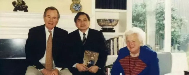 李晓华夫人简介(李晓华的个人资料)