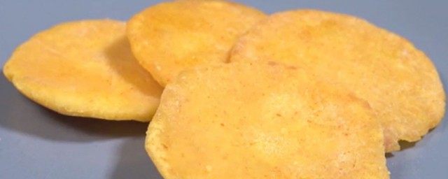 老式玉米面饼子做法(老式玉米饼的做法)