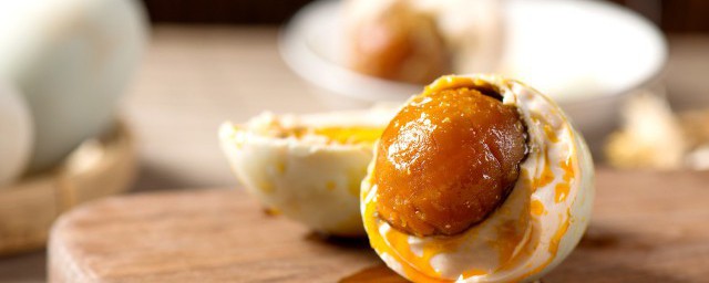 腌鸭蛋可以储存多久(腌鸭蛋可以放冰箱多久)