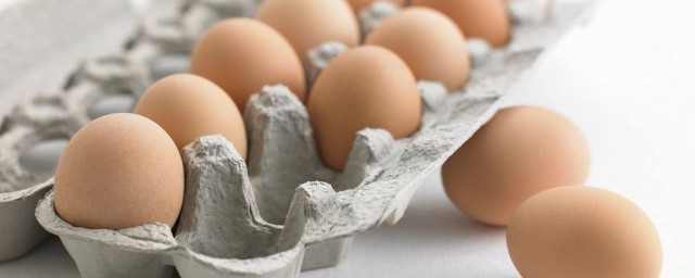 如何把把鸡蛋塞入气球(气球怎么保护鸡蛋)